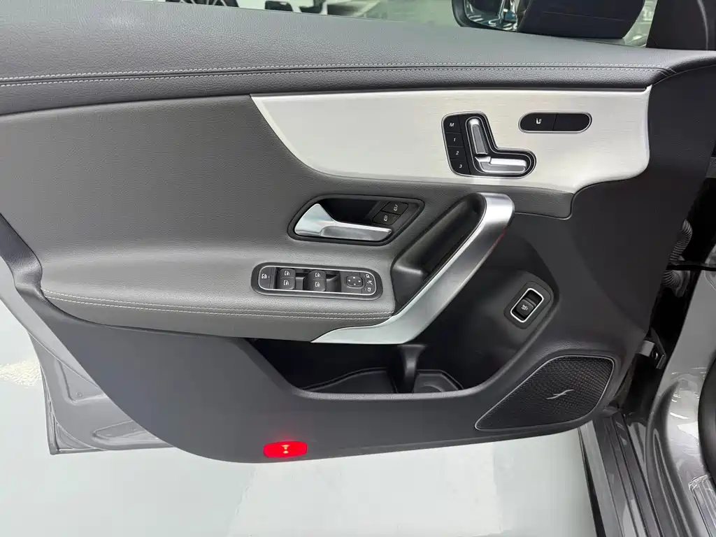 Mercedes-Benz CLA AMG — миниатюра 6