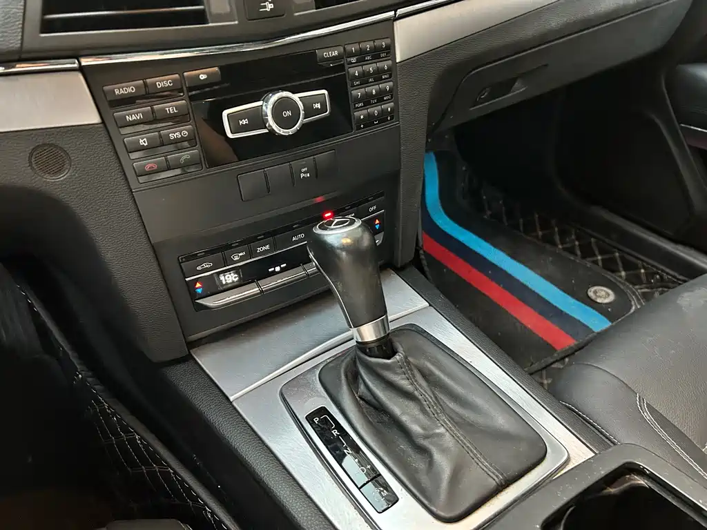 Mercedes-Benz E-Class (Import) — миниатюра 13