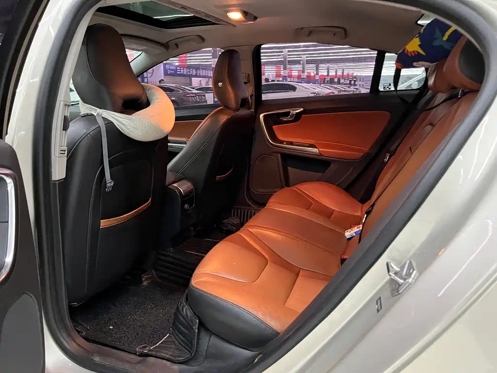 Volvo S60 — миниатюра 8