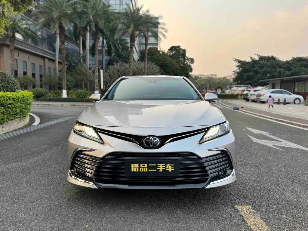 TOYOTA CAMRY