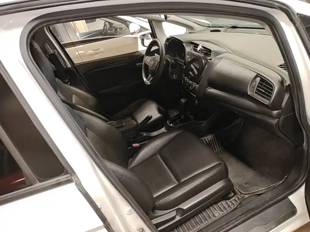 Honda Fit — миниатюра 25