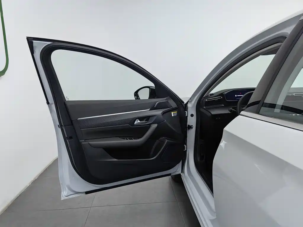 Peugeot 508 — миниатюра 8