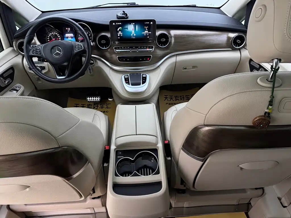 Mercedes-Benz V-Class — миниатюра 29