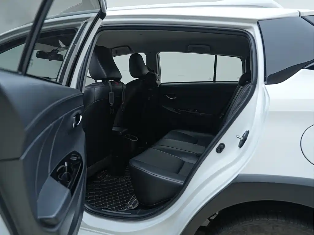 TOYOTA YARIS L ZHIXUAN