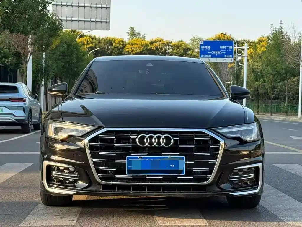 Audi A6L 2023 40 TFSI Luxury
