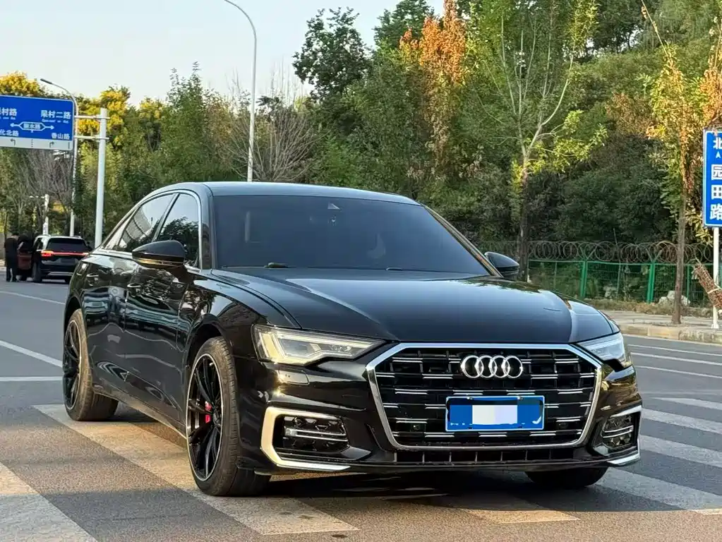 Audi A6L 2023 40 TFSI Luxury