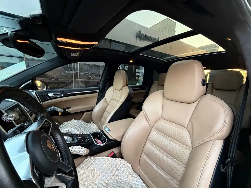 Porsche Cayenne — миниатюра 8