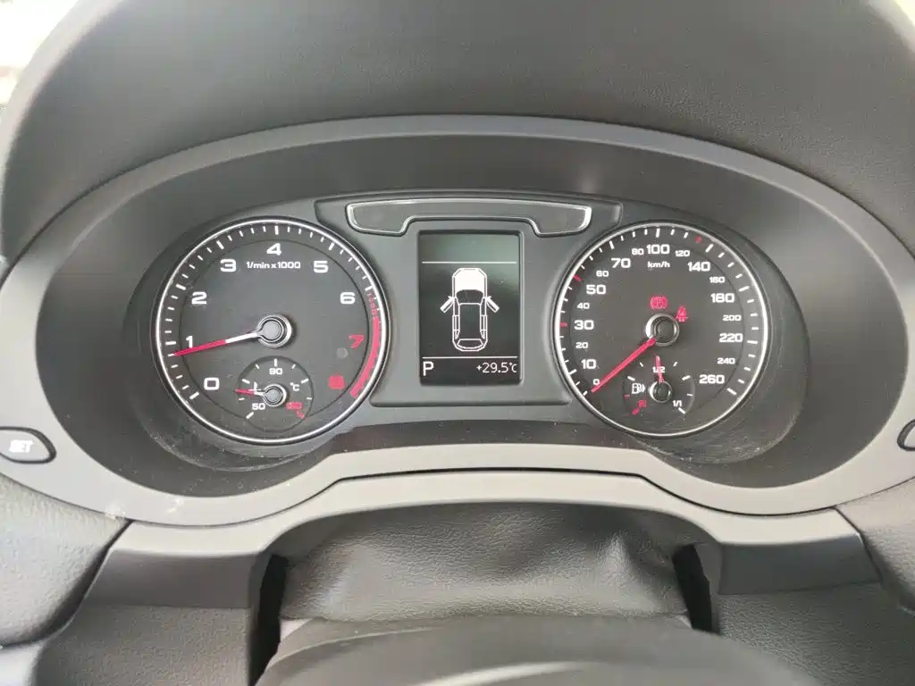 Audi Q3 — миниатюра 12