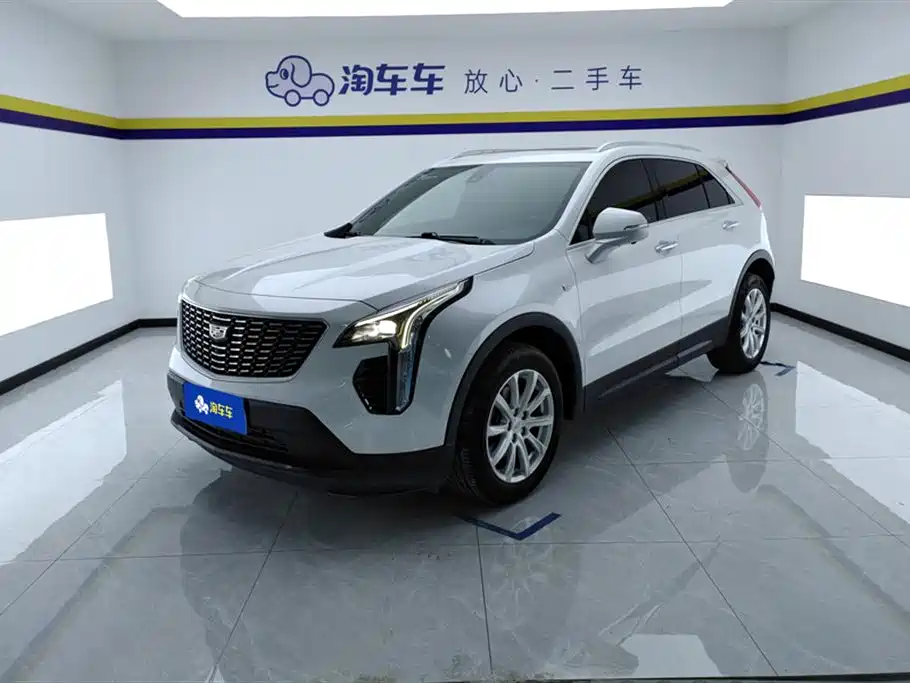 CADILLAC XT4