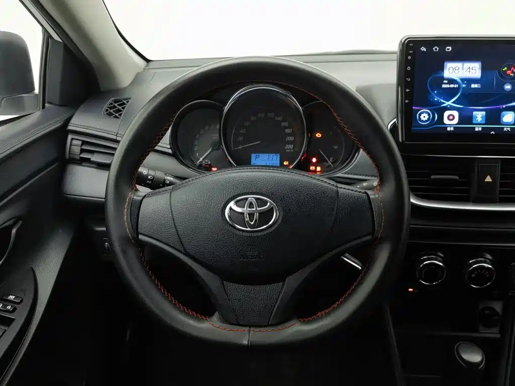 Toyota Yaris L — миниатюра 11