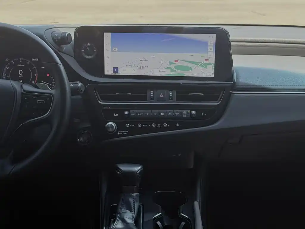 Lexus ES — миниатюра 8