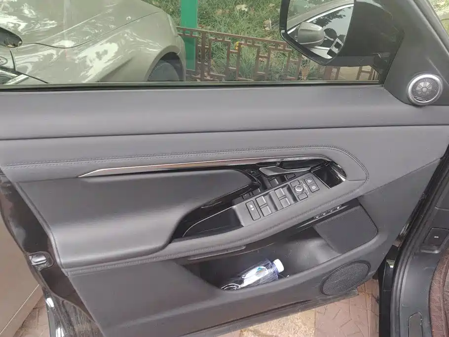 Land Rover Evoque — миниатюра 7