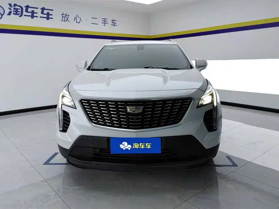 CADILLAC XT4