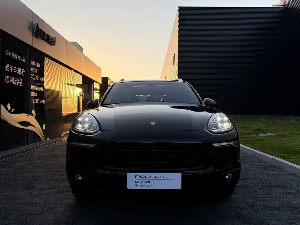 Porsche Cayenne — миниатюра 6
