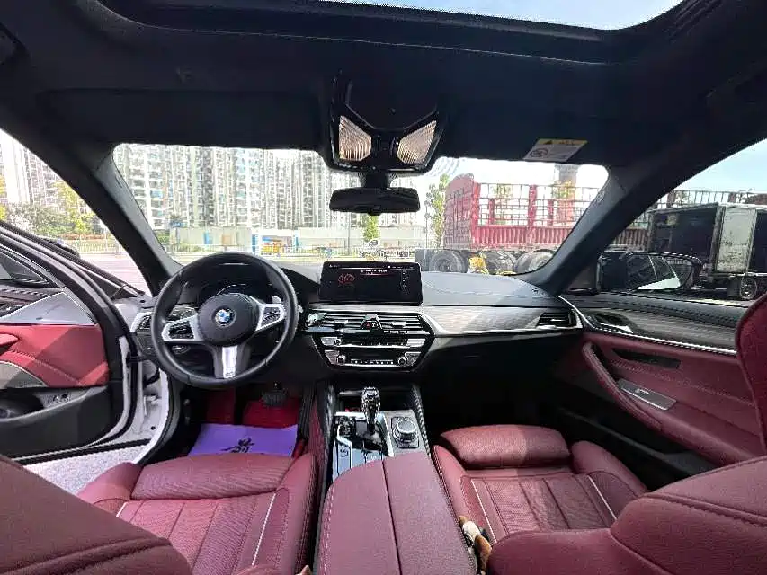 BMW 5 Series — миниатюра 4
