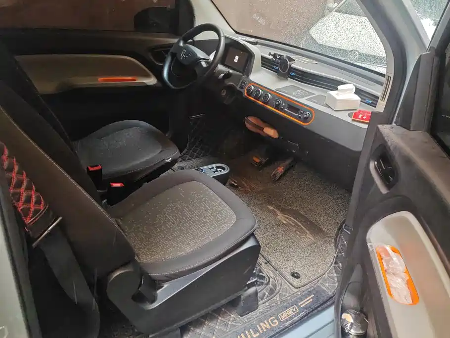 Wuling MINIEV — миниатюра 8