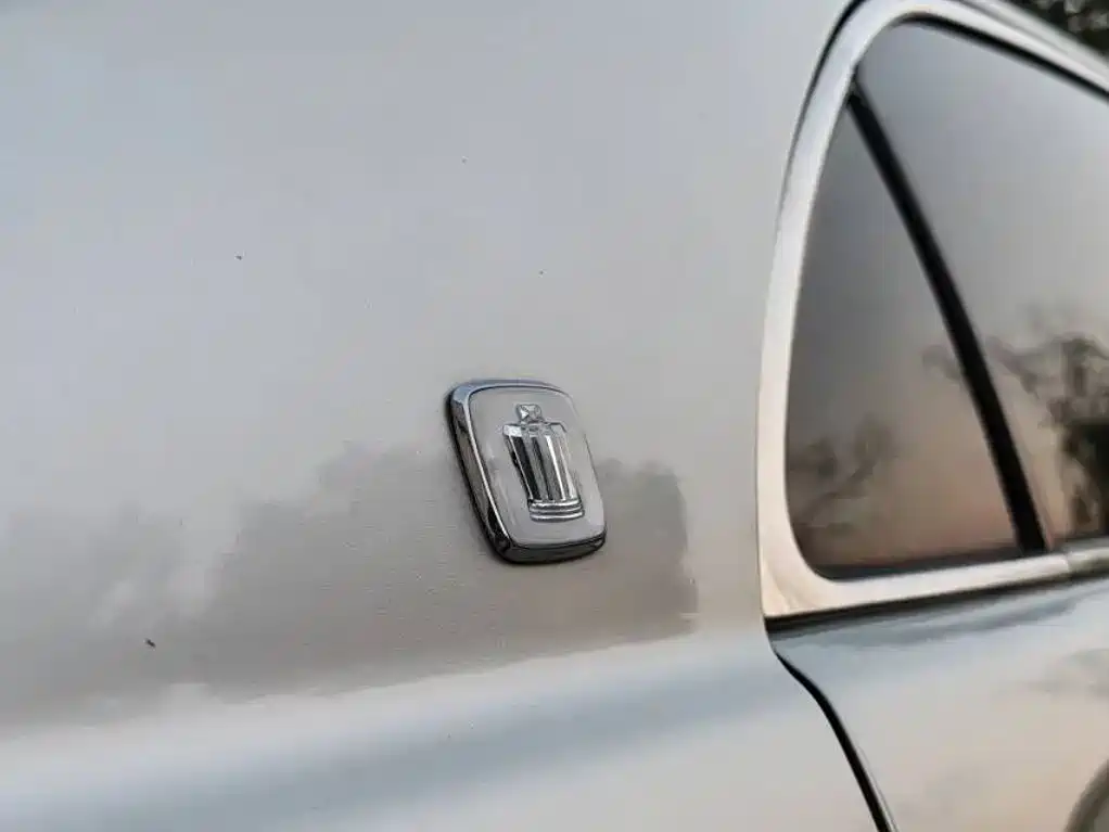 Toyota Crown — миниатюра 8