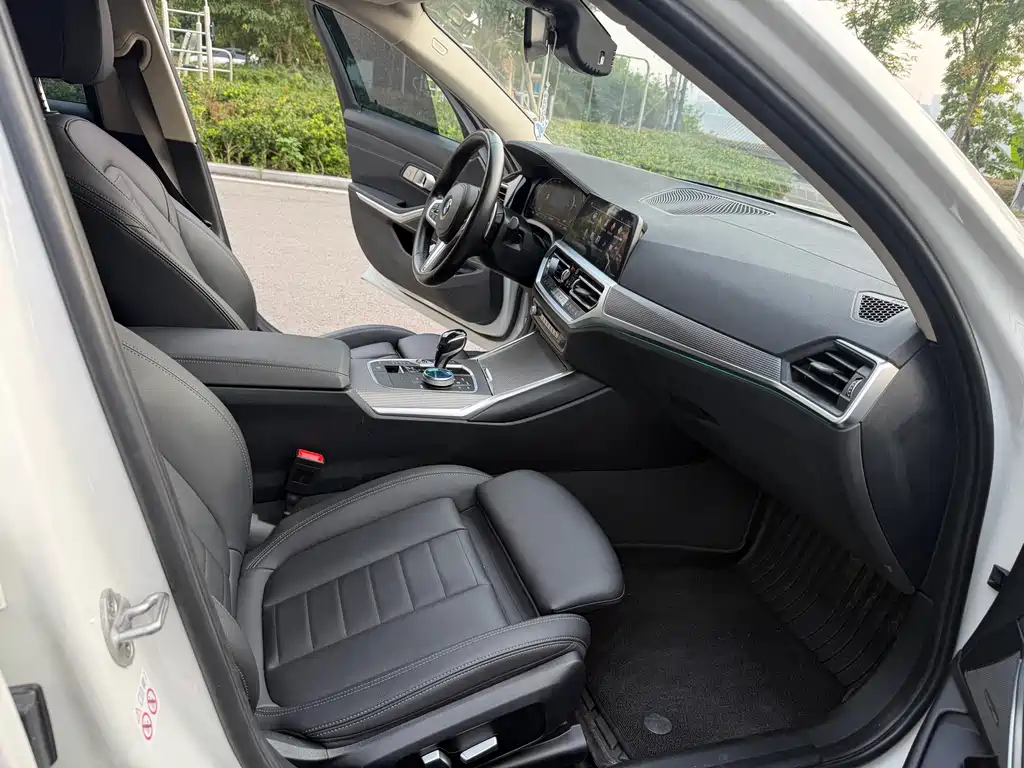BMW 3 Series — миниатюра 9