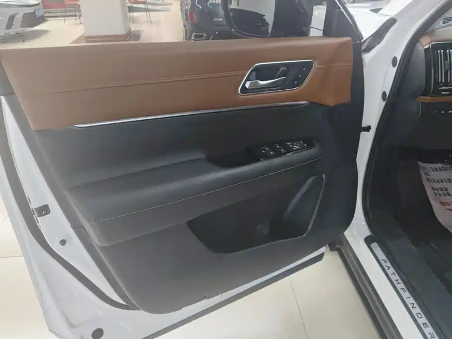Nissan Teramont — миниатюра 7