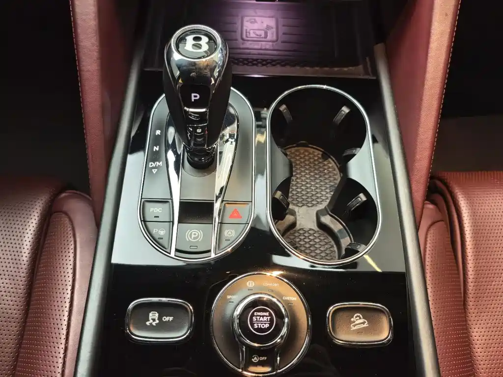 Bentley Bentayga — миниатюра 19