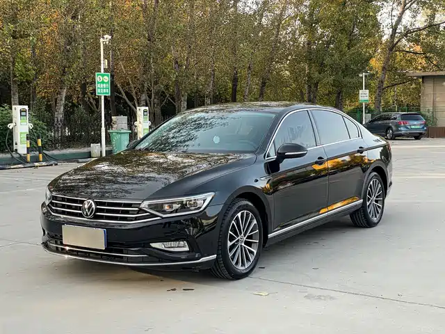 VOLKSWAGEN MAGOTAN 2022