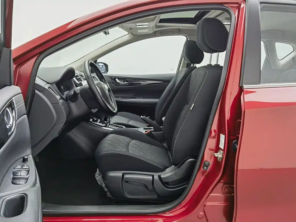 Nissan Tiida — миниатюра 10
