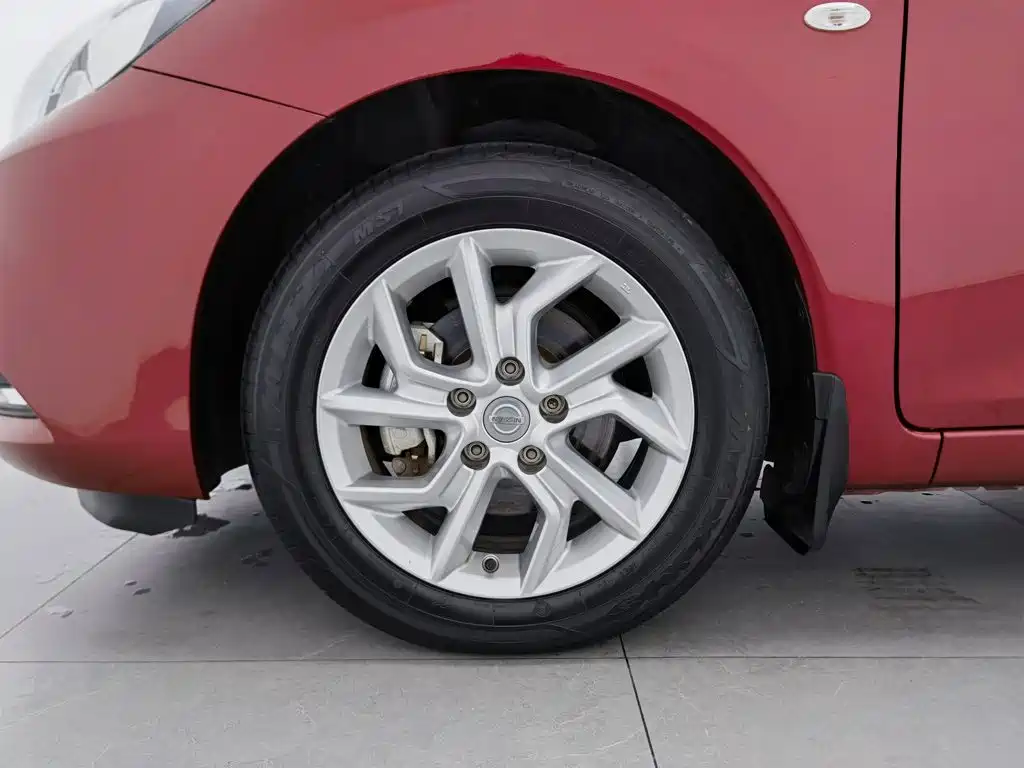 Nissan Tiida — миниатюра 17