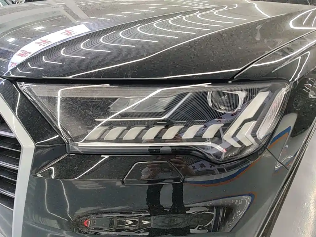 Audi Q7 — миниатюра 24