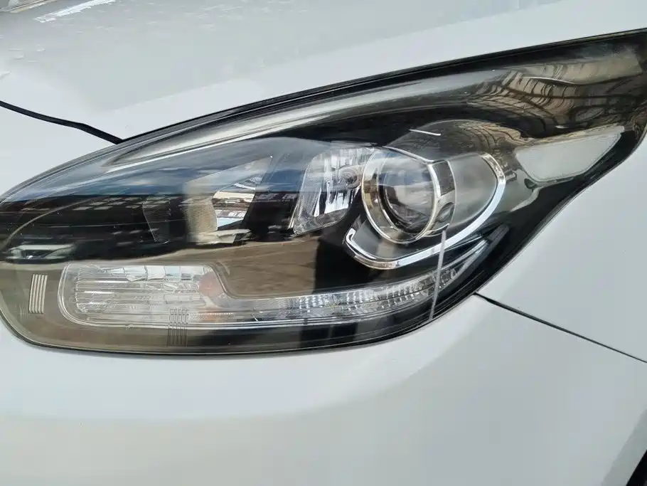 Kia Carens — миниатюра 5