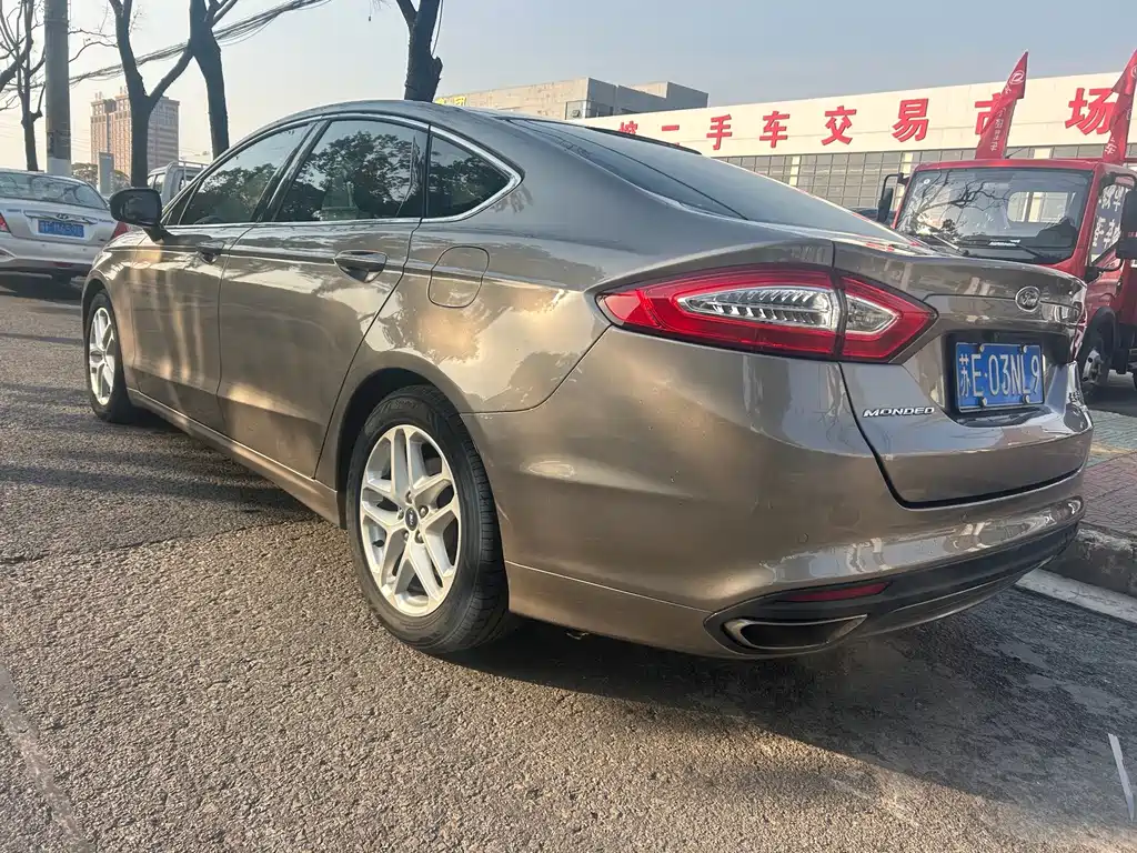 Ford Mondeo — миниатюра 6