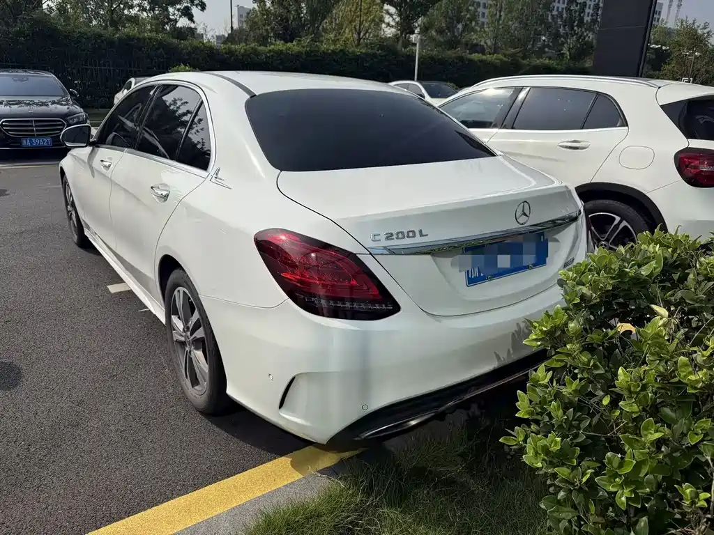 Mercedes-Benz C-Class — миниатюра 11