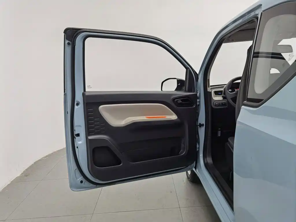 Wuling MINIEV — миниатюра 8