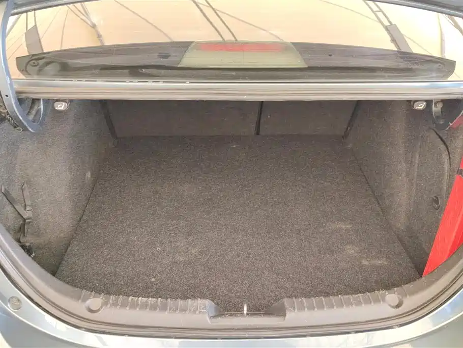 Mazda Mazda3 3 2014 1.5L AT Luxury