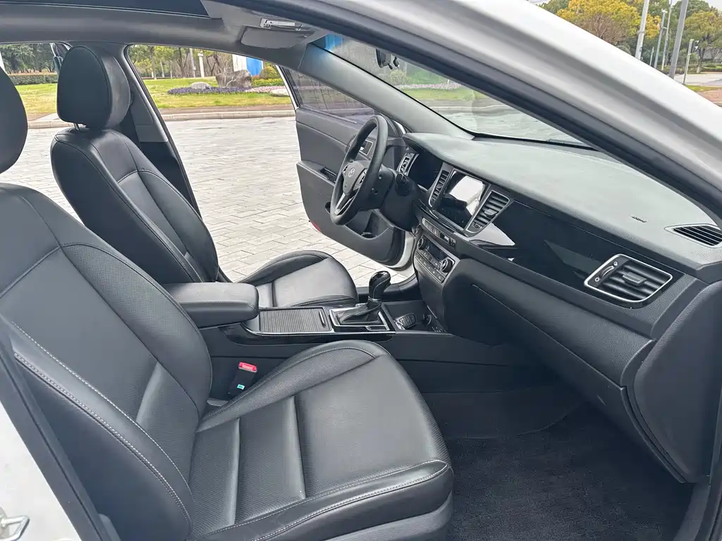 Hyundai Mistra — миниатюра 10