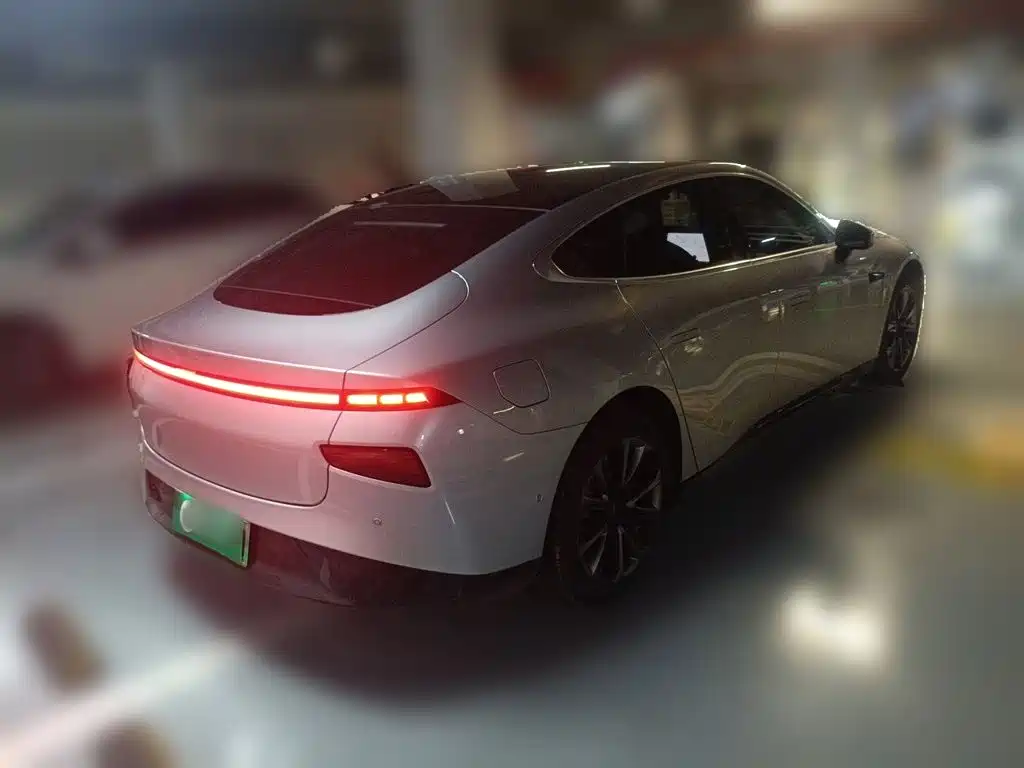 XPeng P7 — миниатюра 4