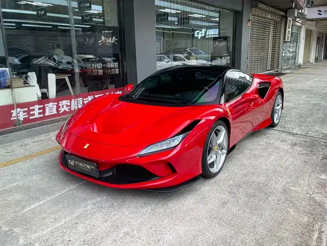 FERRARI F8