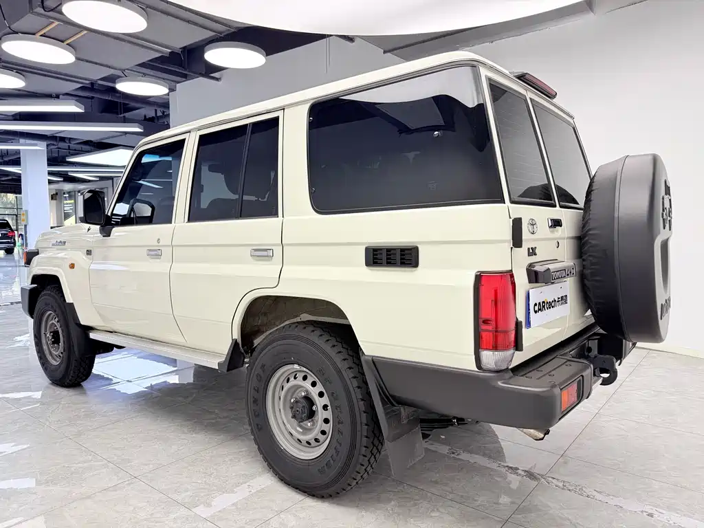 Toyota Land Cruiser LC76 2025 2.8T 40