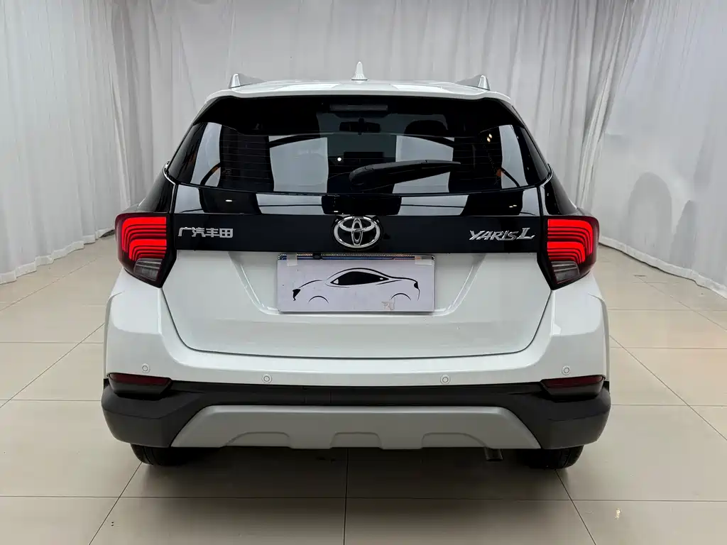 Toyota Yaris L — миниатюра 5