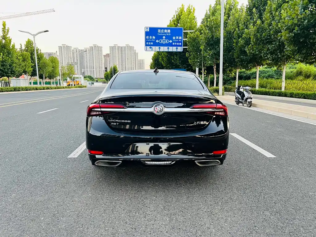 Buick LaCrosse — миниатюра 10