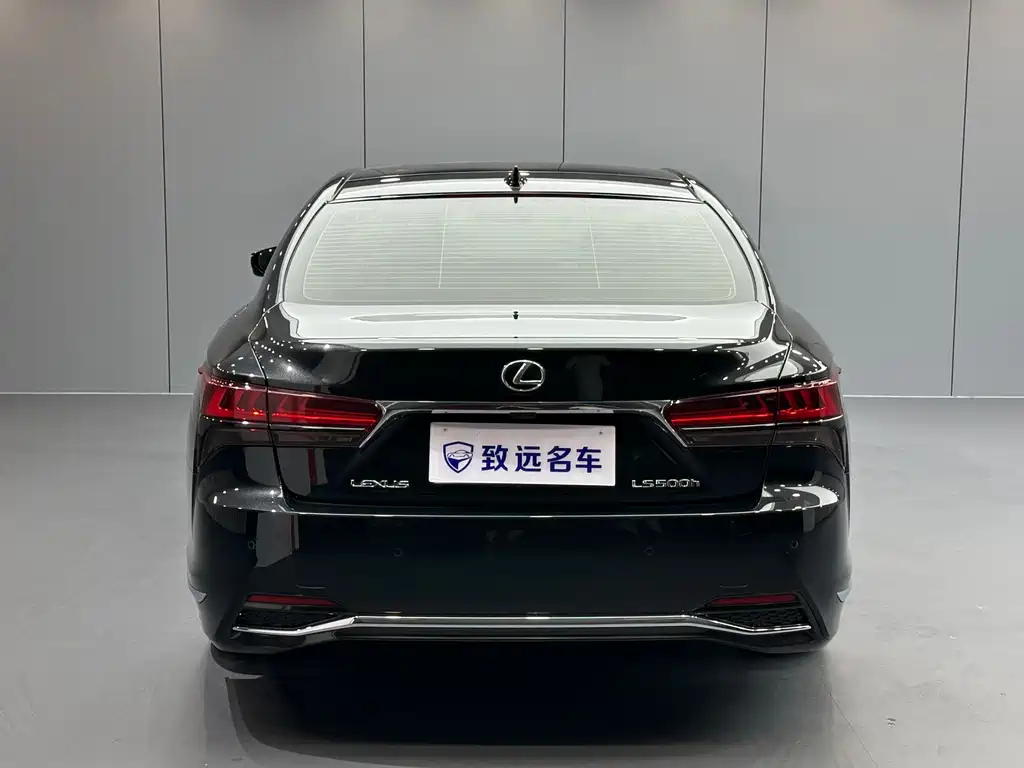 Lexus LS — миниатюра 5