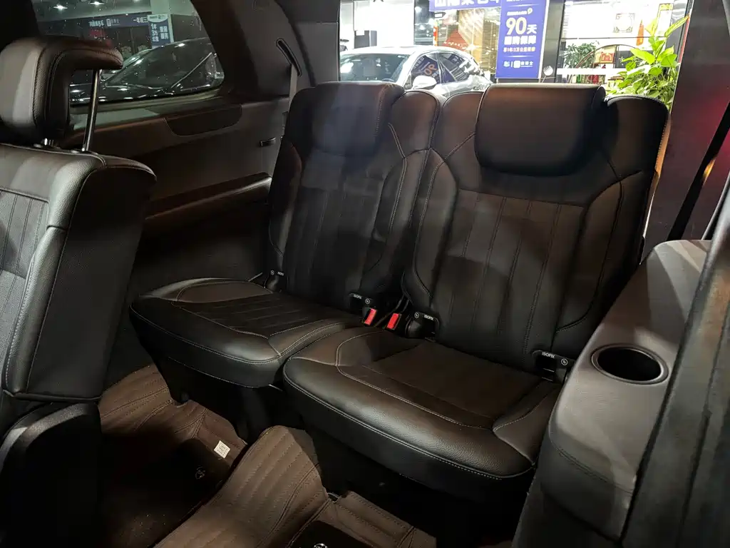 Mercedes-Benz GLS — миниатюра 10
