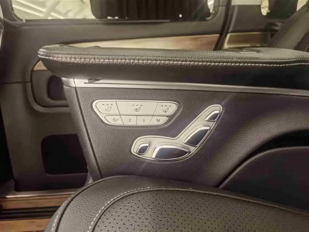 MERCEDES-BENZ V CLASS