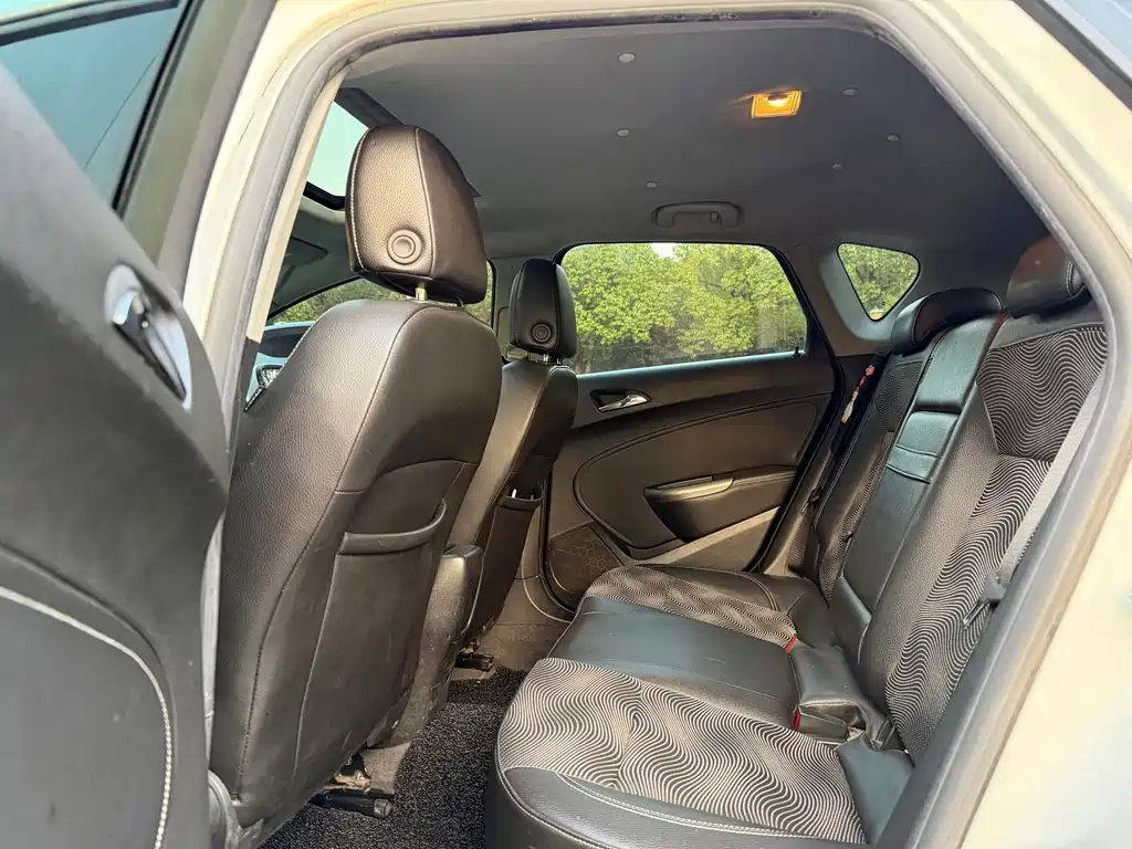 Buick Excelle — миниатюра 8