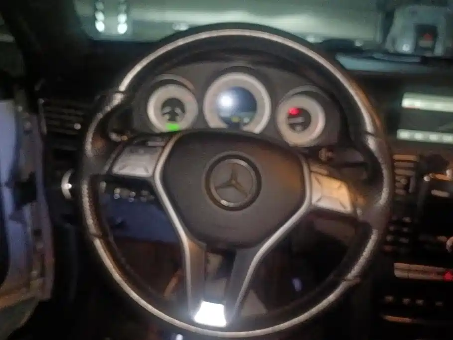 Mercedes-Benz E-Class (Import) — миниатюра 15
