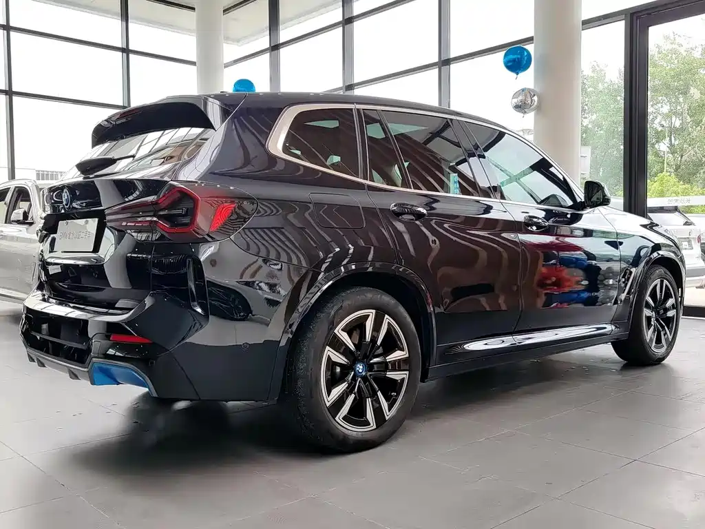 BMW iX3 2022 Lead