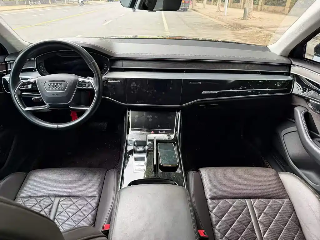 Audi A8 — миниатюра 5