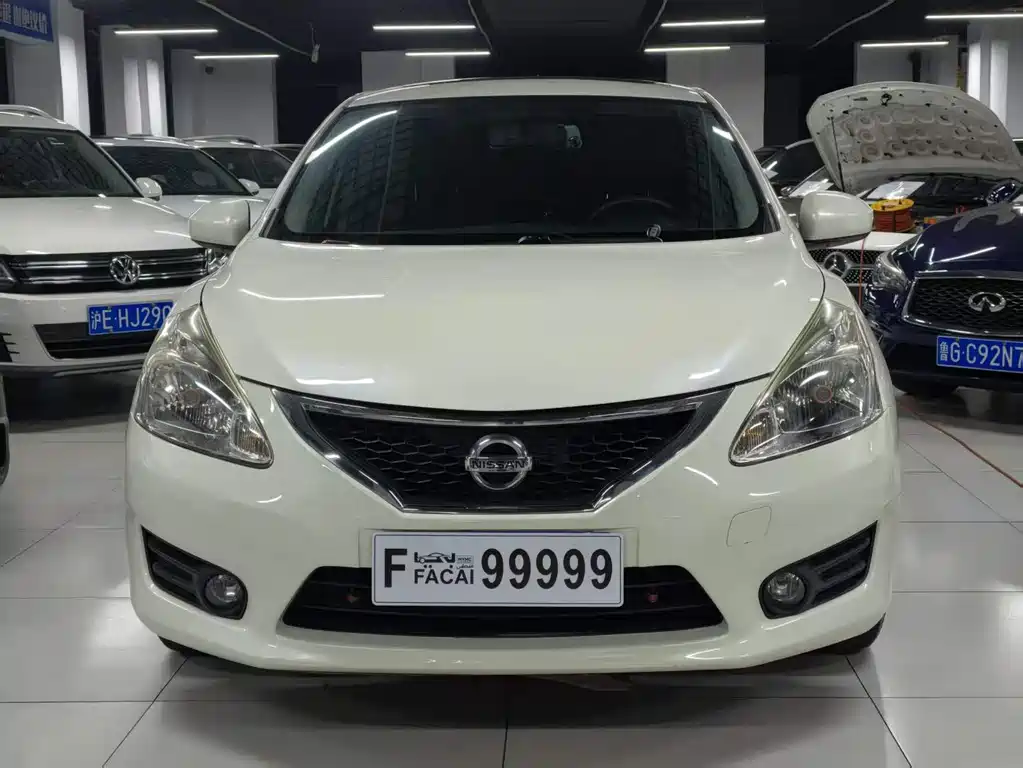 Nissan Tiida — миниатюра 2