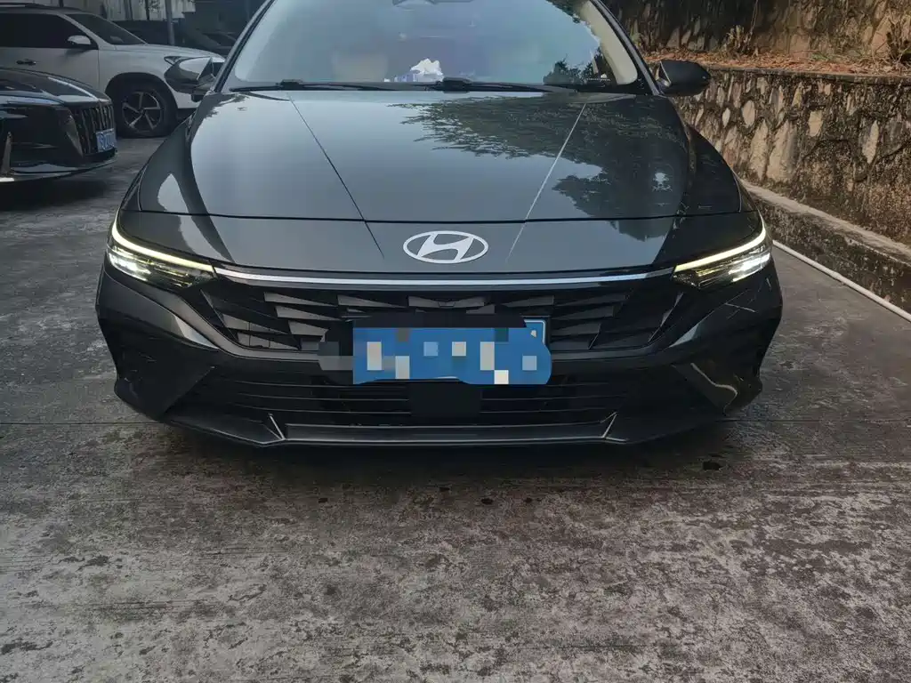 Hyundai Elantra — миниатюра 2