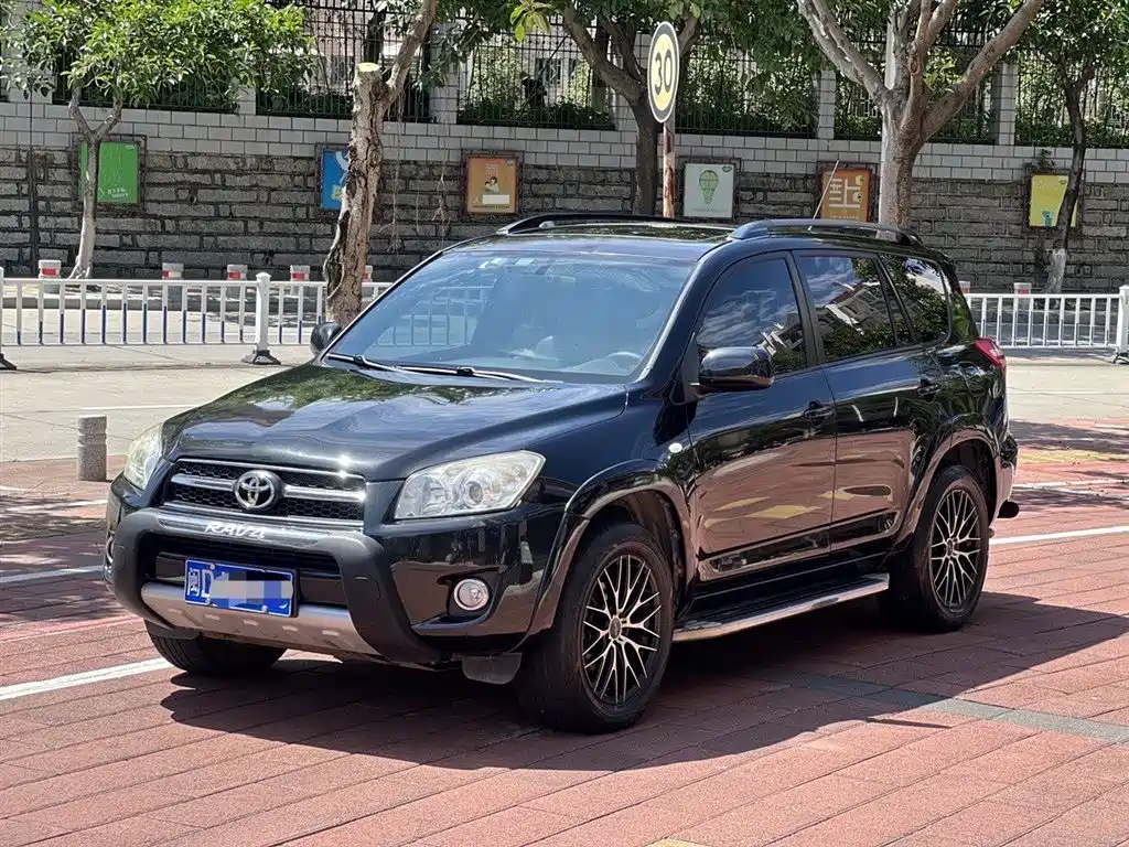 Toyota RAV4 2010