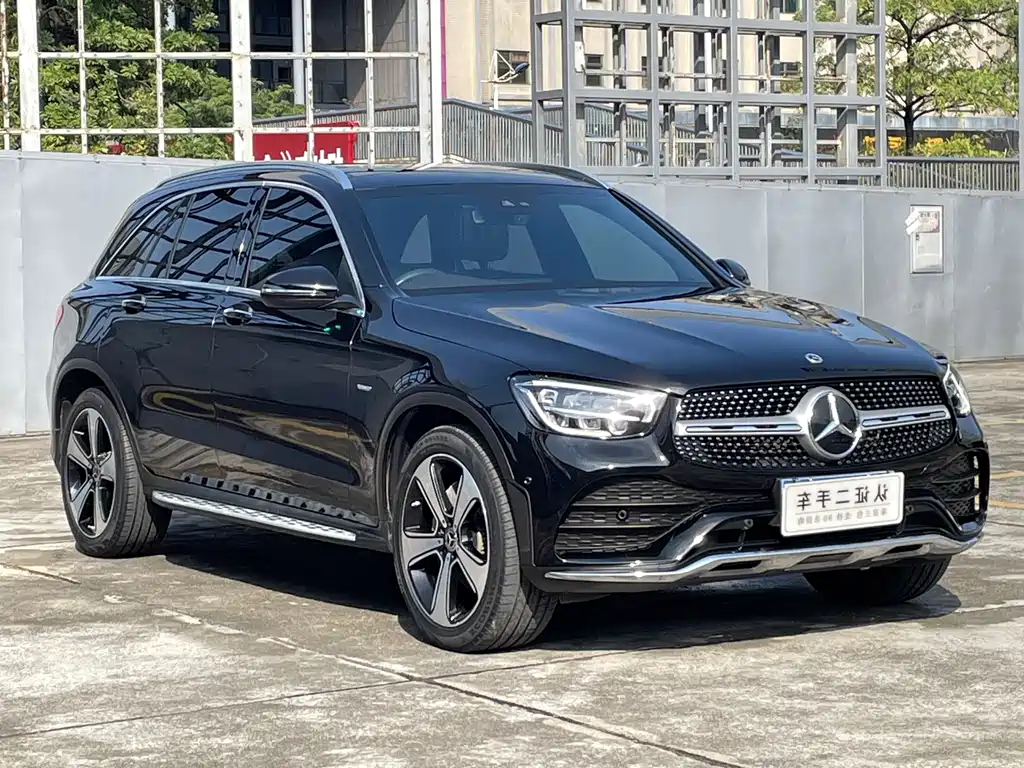 MERCEDES-BENZ GLC
